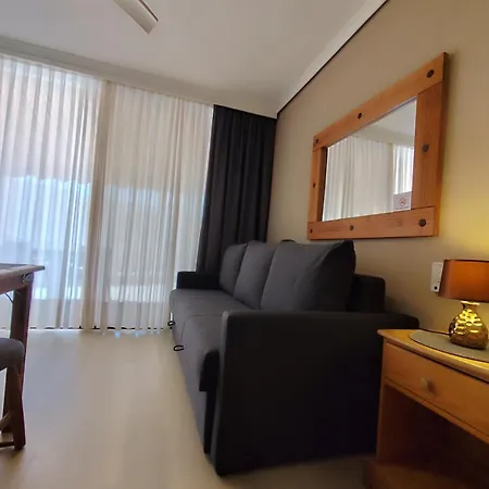 Mng-apart Paradise Court Apartament *