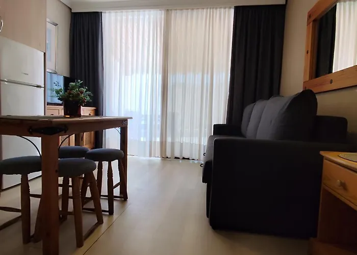 아파트 Mng-apart Paradise Court 아데제